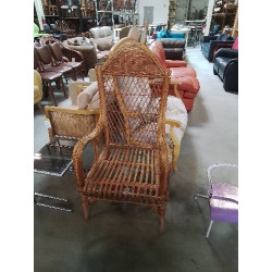 FAUTEUIL ROTIN DOSSIER CINTRÉ 
