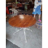 TABLE PIÈTEMENT MÉTAL BLANC PLIANT PLATEAU BOIS CLAIR EN L\'ÉTAT 