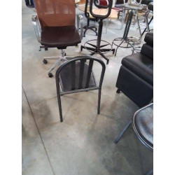 PAIRE DE CHAISES  MODELE 222  ACIER ASSISE CUIR NOIR   ROBERT MALLET STEVENS -1886 1945 -