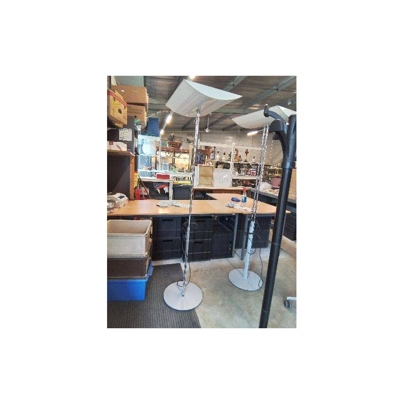 LAMPADAIRE REGENT SUISSE  ALUMINIUM  GRIS ET METAL CHROMÉ ANNEES 90