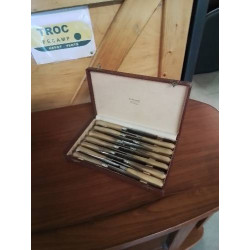 13 COUTEAUX ACIER...