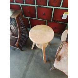 TABOURET A VIS BOIS CLAIR 