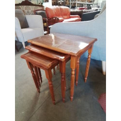3 TABLES BASSES GIGOGNES...