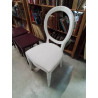 CHAISE BOIS BLANC DOSSIER MÉDAILLON ASSISE CAPITONNÉ TISSU ÉCRU 
