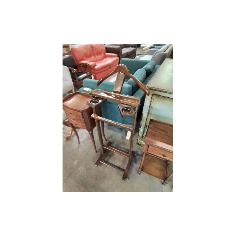 VALET DE NUIT A ROULETTES ET TABLETTES 
