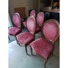 5 CHAISES MÉDAILLON ASSISE ET BOIS CAPITONNÉ TISSU ROUGE STYLE LOUIS XVI