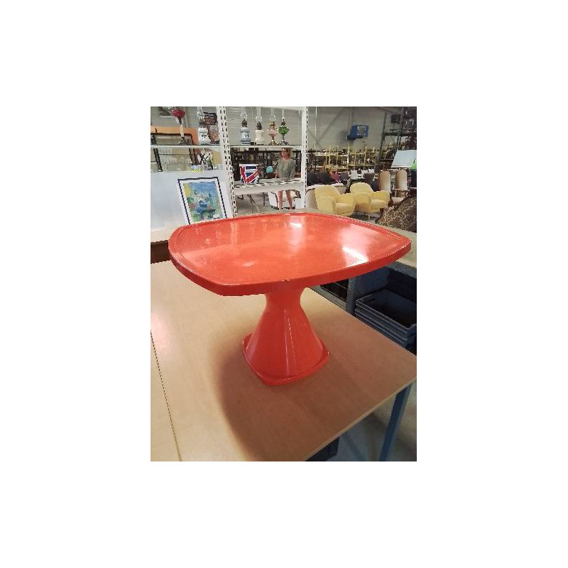 TABLE BASSE CARRÉ RÉSINE ORANGE POLA N 589 ANNÉES 70