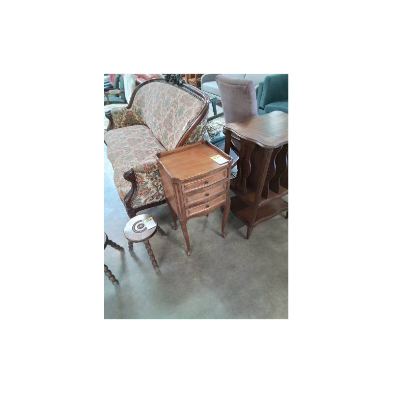 CHEVET BOIS CLAIR 3 TIROIRS PIEDS ESCARGOT STYLE RÉGENCE 