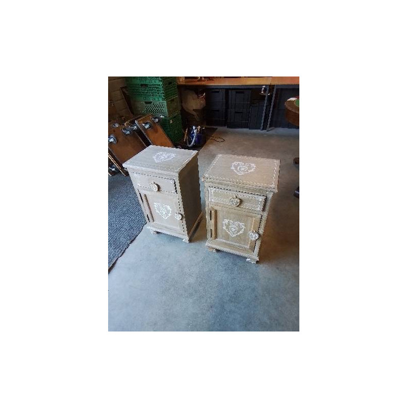 CHEVET BOIS CERUSÉ  AUX COEURS 1 TIROIR 1 PORTE