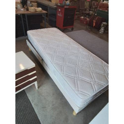 LIT ÉLECTRIQUE AVEC MATELAS...