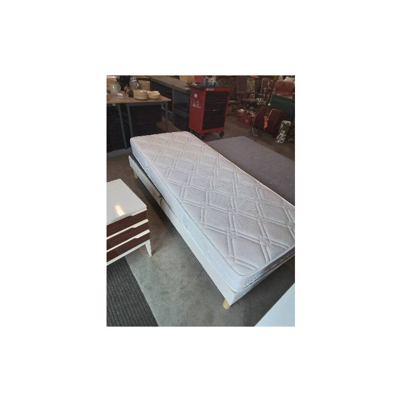 LIT ÉLECTRIQUE AVEC MATELAS ET  PIEDS 80X200