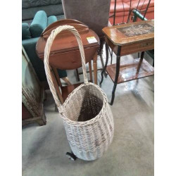 CHARIOT A ROULETTES VANNERIE 