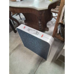 TABLE PLIANTE DE PIQUE...