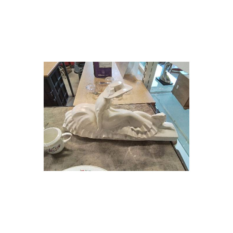 SCULPTURE ART DÉCO FEMME AU LEVRIER LEJAN 