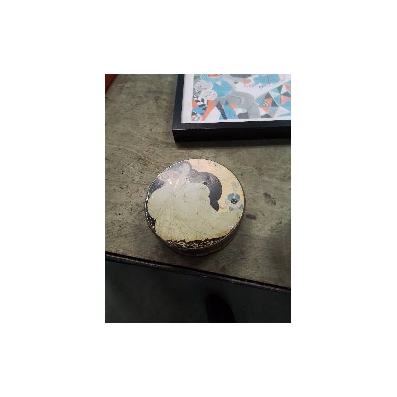 BOITE RONDE MÉTAL LA FEMME A L ÉVENTAIL 