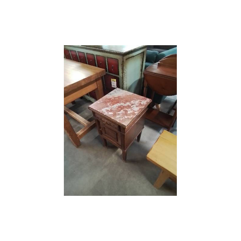 CHEVET BAS BOIS MOULURÉ ET SCULPTÉ 1 TIROIR 1 PORTE DESSUS MARBRE ROSE VEINÉ 