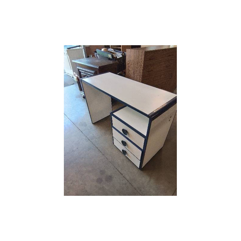 BUREAU RECTANGULAIRE BOIS BLANC LISERÉ BLEU 3 TIROIRS 1 NICHE 