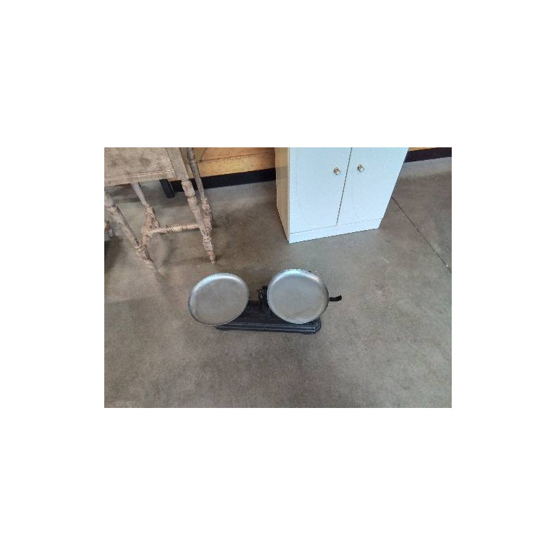 BALANCE ROBERVAL PLATEAUX MÉTAL BLANC 