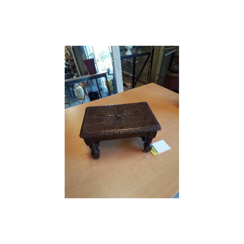 REPOSE PIEDS RECTANGULAIRE BOIS GRAVÉ PIEDS BALUSTRE 