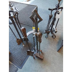 SERVITEUR DE CHEMINÉE FER...