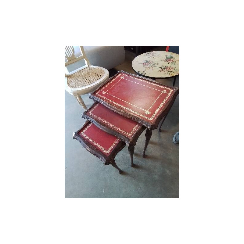3 TABLES BASSES GIGOGNES STYLE ANGLE BOIS DESSUS CUIR ROUGE LISERÉ DORÉ 