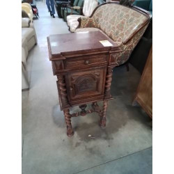 CHEVET A COLONNES TORSADÉS...