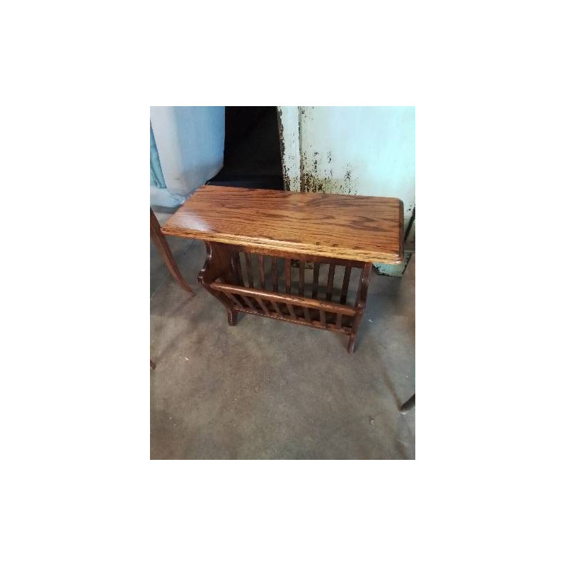 PORTE REVUES A TABLETTE ET BARREAUX BOIS