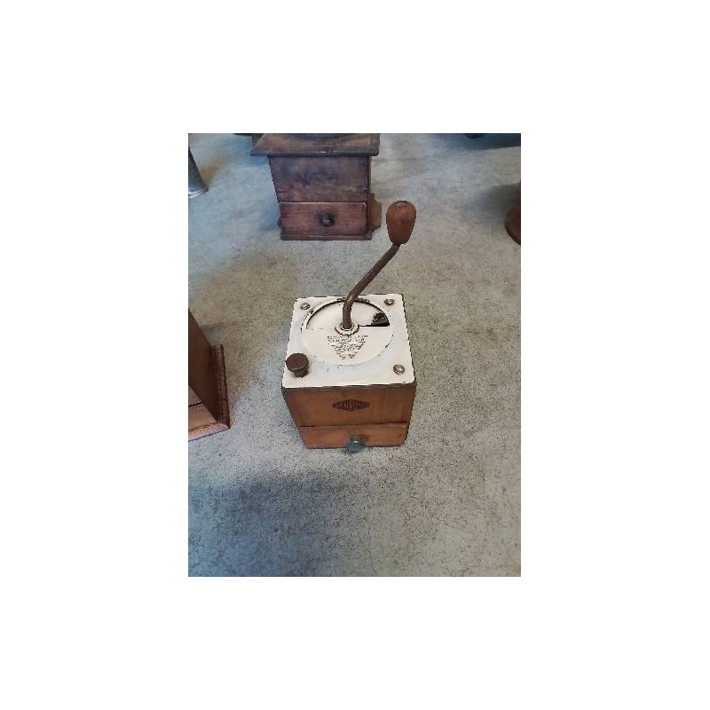 MOULIN A CAFE BOIS CLAIR ET TOLE ÉMAILLÉE BLANC SANPEUR