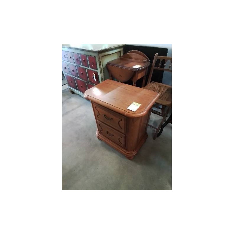 CHEVET BOIS CLAIR MOULURÉ PIEDS BOULES 2 TIROIRS 