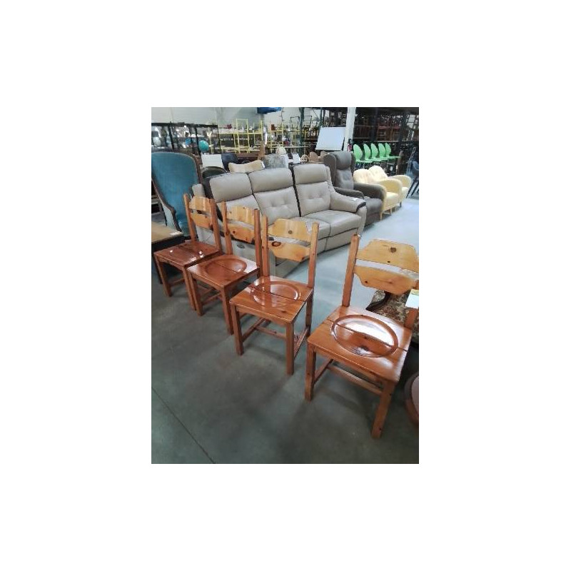 4 CHAISES PIN A ENTRETOISE 