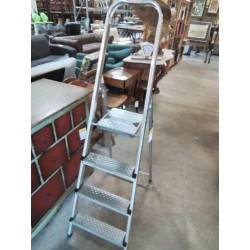 ESCABEAU MÉTAL 4 MARCHES...