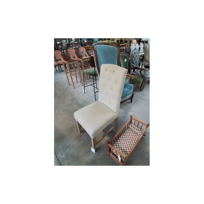 CHAISE  CAPITONNÉ TISSU BEIGE PIÈTEMENT BOIS CLAIR