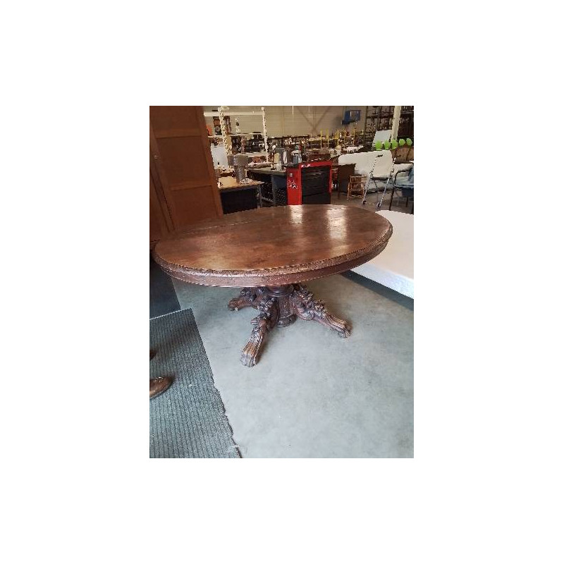 TABLE OVALE CHENE PIÈTEMENT SCULPTÉ AUX LOUPS  FIN XIXE 123X144X75CM