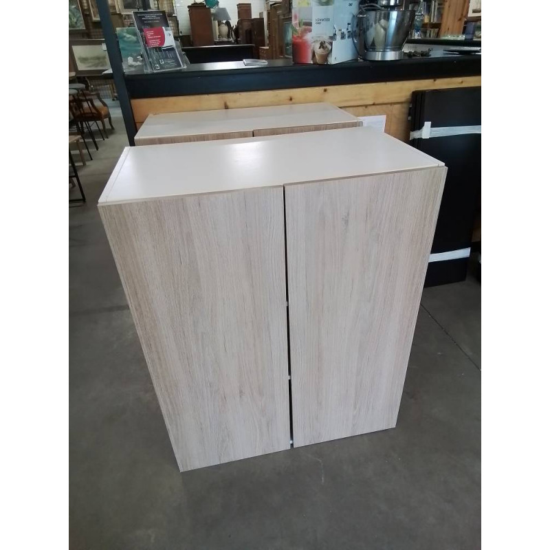 ARMOIRE BASSE 2 PORTES BATTANTES BOIS CLAIR ET BLANC 