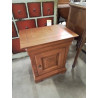 CHEVET BOIS CLAIR MOULURÉ 1 TIROIR 1 NICHE STYLE LOUIS PHILIPPE 