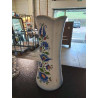 VASE CÉRAMIQUE ECRU FLEURS BLEUES LUBIANA POLOGNE ANNÉES 70 30,5CM