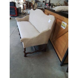 CANAPÉ LOUIS XIII ÉPOQUE XVIIE TISSU ECRU