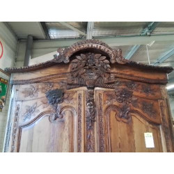 ARMOIRE DE MARIAGE CAUCHOISE PITCHPIN  SCULPTEE AUX COLOMBES
