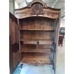 ARMOIRE DE MARIAGE CAUCHOISE PITCHPIN  SCULPTEE AUX COLOMBES