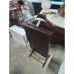 VALET DE NUIT A ROULETTES...