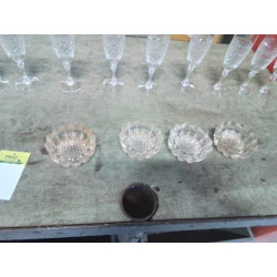 4 REHAUSSEURS DE PIEDS...