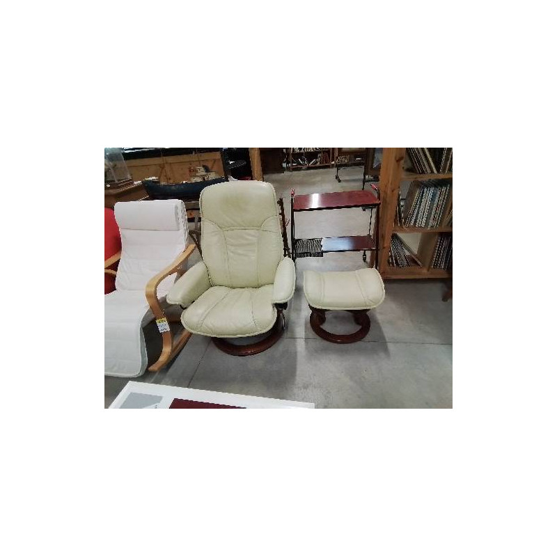 FAUTEUIL ET SON REPOSE PIED STRESSLESS EKORNES CUIR