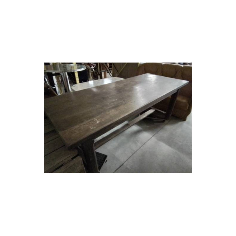 TABLE DE FERME EN L\'ÉTAT 