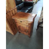 CHEVET BOIS CLAIR PIEDS GALBES DESSUS CHANTOURNÉ 1 TIROIR 1 PORTE STYLE RÉGENCE 