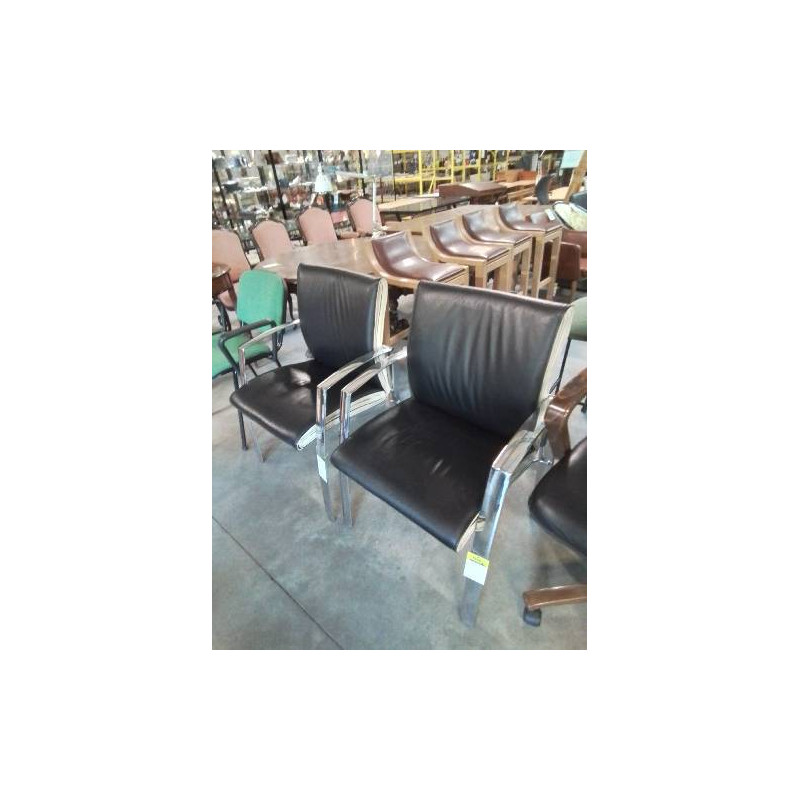 FAUTEUIL PIÈTEMENT MÉTAL CHROMÉ ASSISE CUIR NOIR