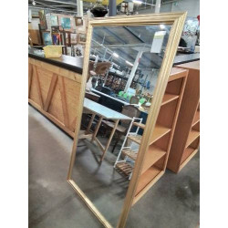 MIROIR RECTANGULAIRE DORÉ...