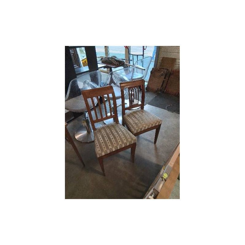 PAIRE DE CHAISES BOIS CLAIR DOSSIER A BARREAUX VERTICAUX CAPITONNÉ TISSU ECRU VERT