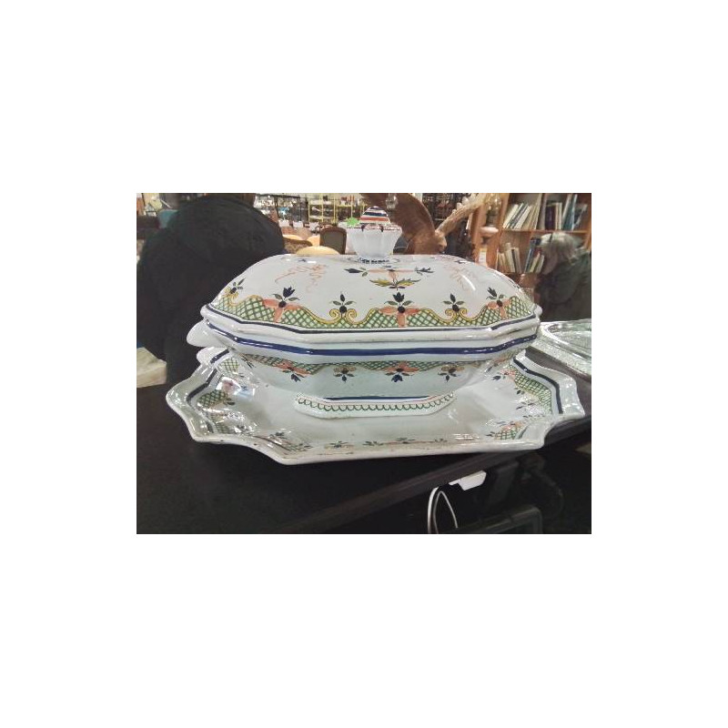 LEGUMIER ET SON DORMANT CÉRAMIQUE DECOR A LA BERAIN