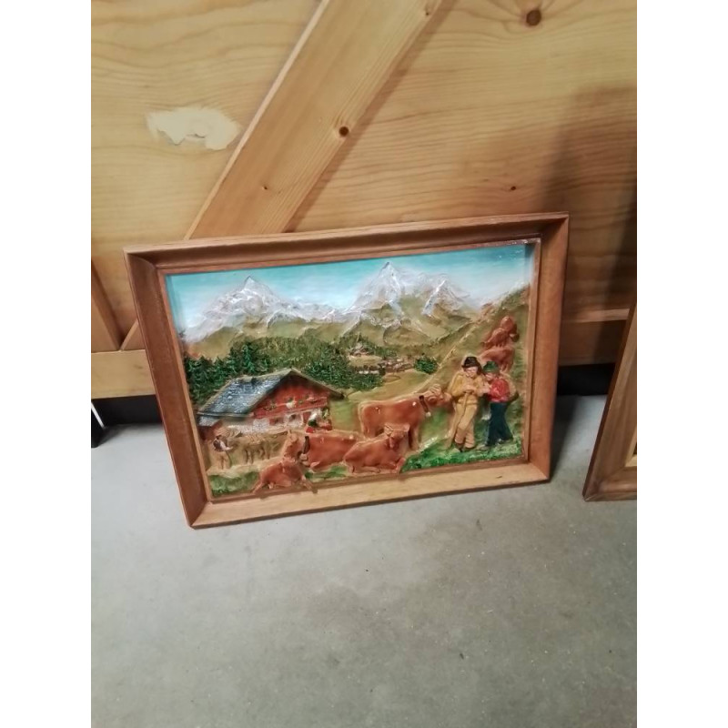 CADRE SCULPTÉ PAYSAGE DE MONTAGNE AUX VACHES