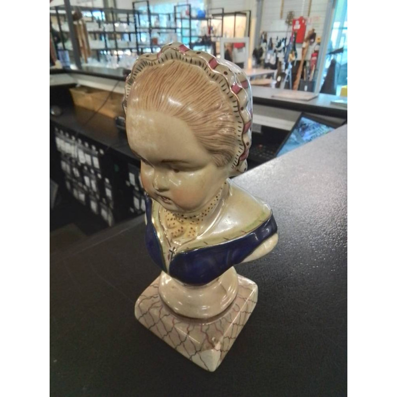 BUSTE PETITE FILLE PORCELAINE ÉMAILLÉE STAFFORDSHIRE XXE